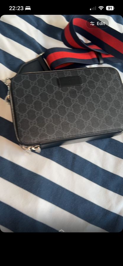 Gucci supreme bag