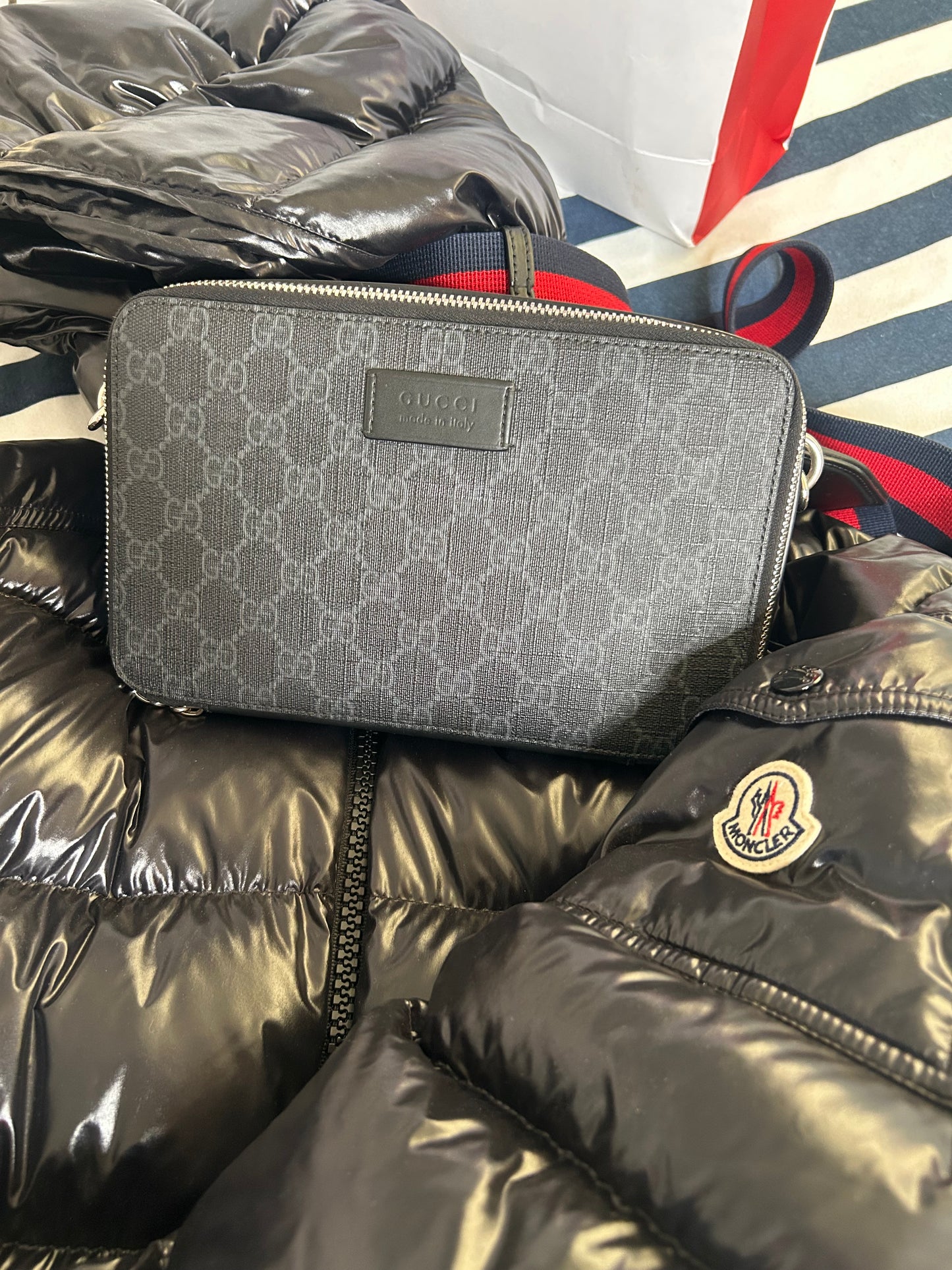 Gucci supreme bag
